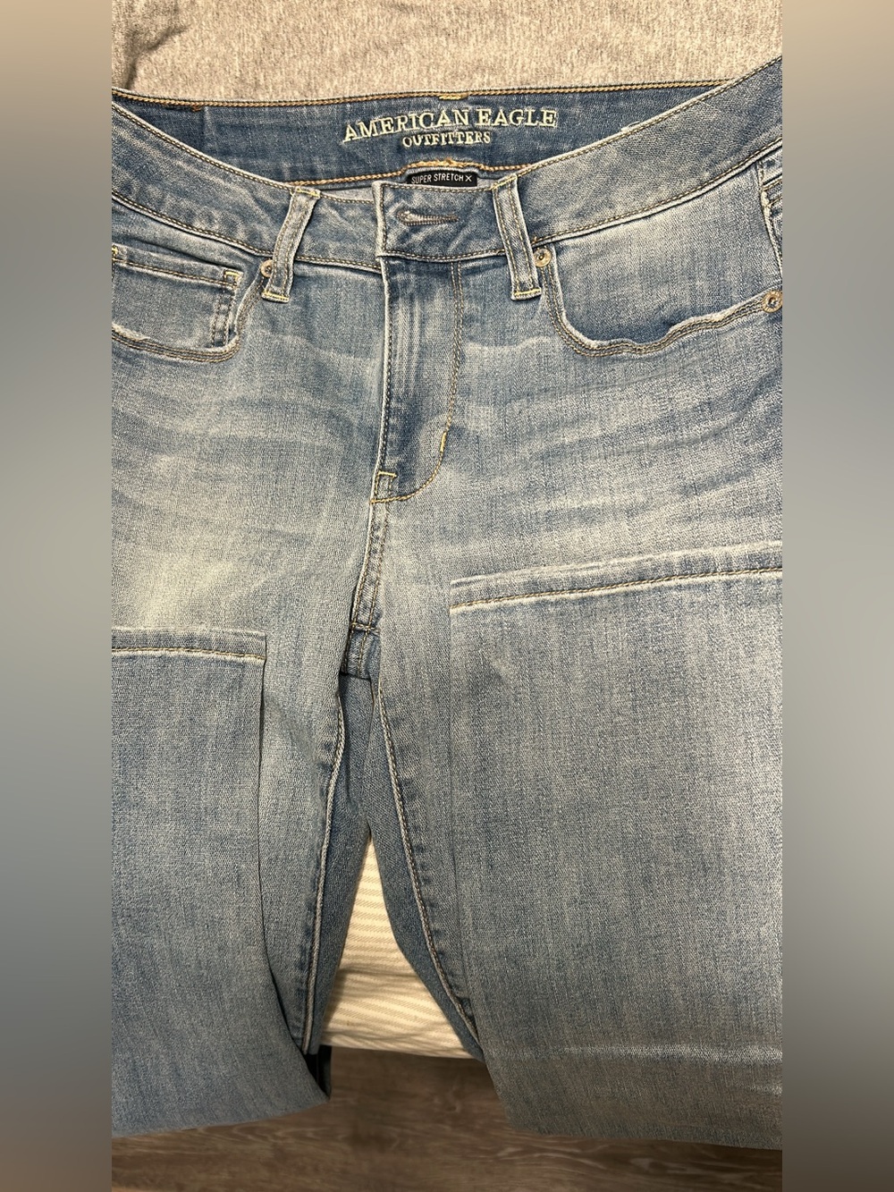 American Eagle Outfitters Light Wash Skinny Jeans